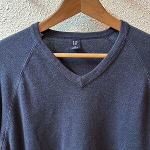 GAP || Cotton/ wool blend v neck sweater
